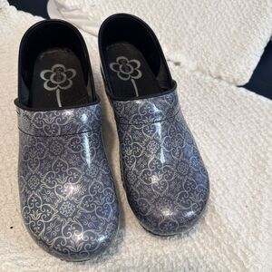 Sanita Pro Cabrio Blue Gray Patent Leather Professional Clog Women's EU size 42